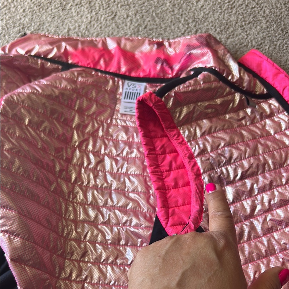 PINK Victoria's Secret beautiful Pink and Black Quilted Vest - Picture 5 of 9